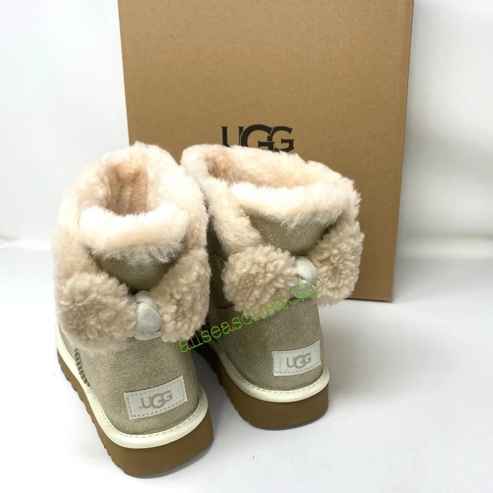 💥MEGA SALE!💥UGG Women’s Boots Arielle Sparkle Boot Fur Gold Size 6 1112090 - Picture 8 of 11